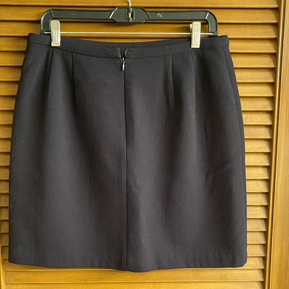 Classic mini skirt - Picture 3 of 6